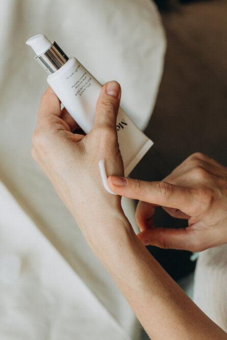 Medik8 Balance Moisturiser with Glycolic Acid Activator 50+10 ml Зволожуючий крем із пробіотиками, АНА і матуючою дією &mdash; Фото 4